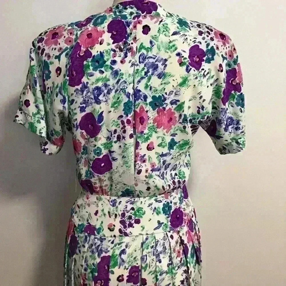 ‼️SALE‼️ 2/$25 Vintage Printed Dress with Pleated Skirt - Picture 7 of 7